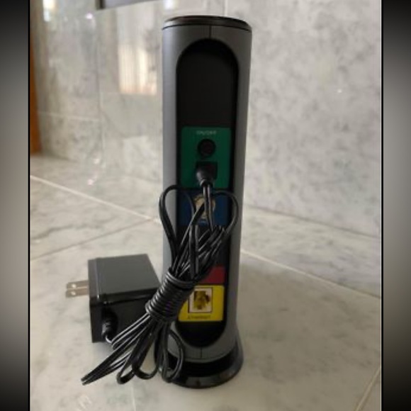 Motorola MB7621 24x8 DOCSIS 3.0 cable modem. - Picture 4 of 6